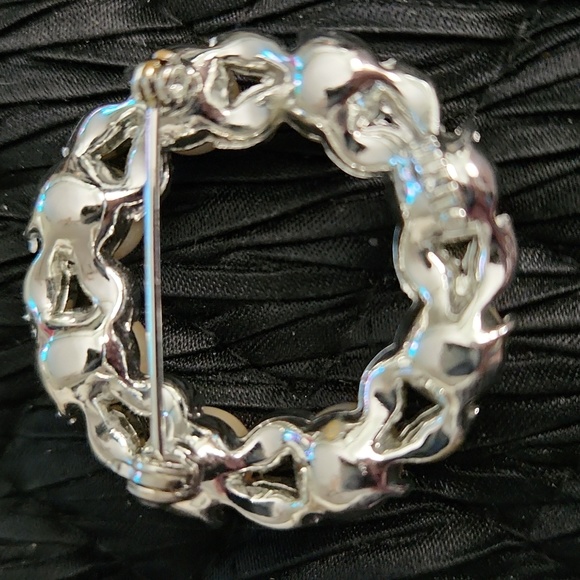 LISNER Vintage brooch circle of pearls, rhinestones. - Picture 5 of 10